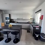 Апартаменты Yellow Hill Penthouse *