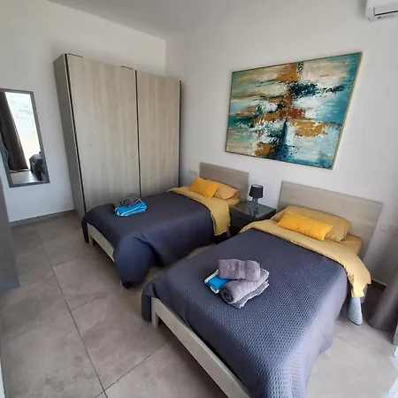 Yellow Hill Penthouse Апартаменты Zebbug (Gozo)