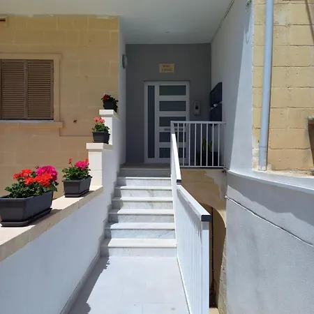 Yellow Hill Penthouse Apartment