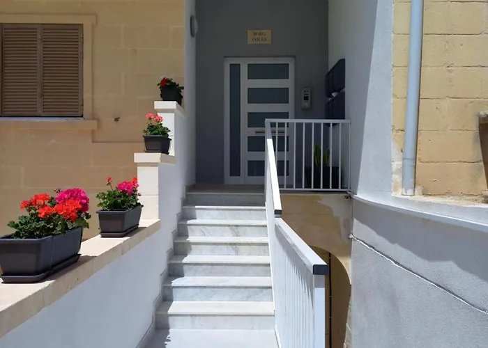 Yellow Hill Penthouse Apartment