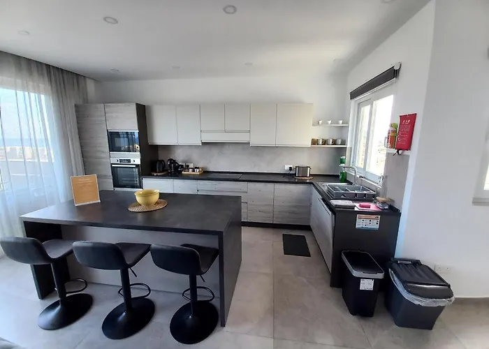 Апартаменты Yellow Hill Penthouse *